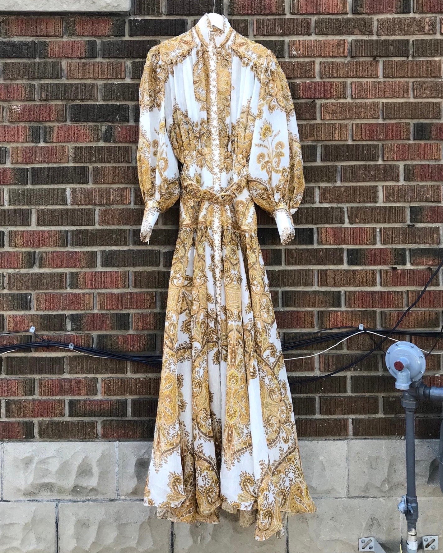 ZIMMERMANN Zippy Billow Belted Maxi Dress in Gold Paisley Print – Susannah  Designer Consignment