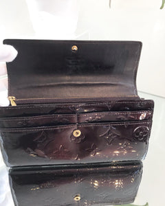 LOUIS VUITTON Amarante Monogram Vernis Sarah Wallet