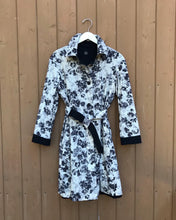 Load image into Gallery viewer, MAX MARA WEEKEND Reversible Black Floral Print Nylon Trench Coat
