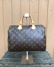 Load image into Gallery viewer, LOUIS VUITTON Monogram Speedy 30 Bag
