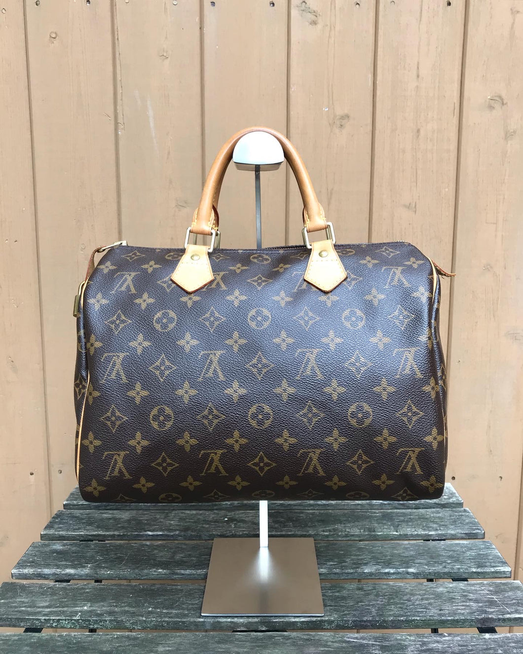 LOUIS VUITTON Monogram Speedy 30 Bag