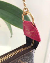 Load image into Gallery viewer, LOUIS VUITTON Limited Edition Monogram Mini Pochette Giraffe Small Clutch
