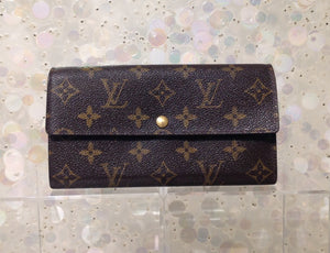 LOUIS VUITTON Monogram Canvas Sarah Wallet