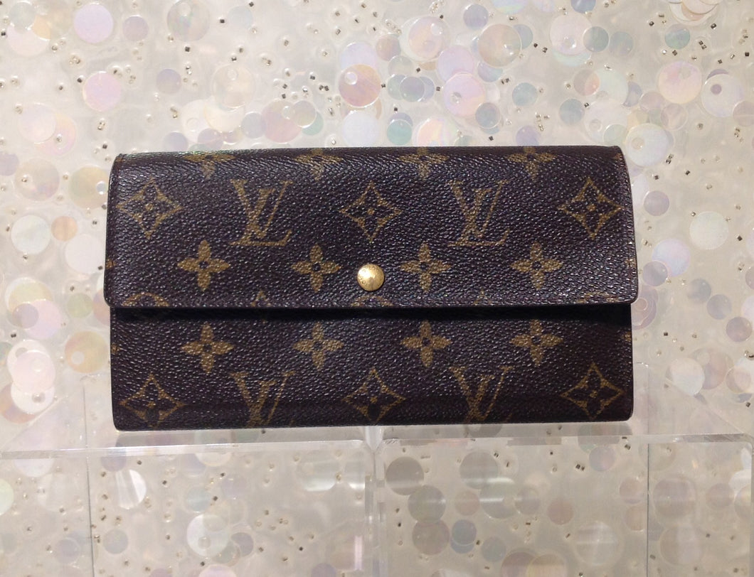 LOUIS VUITTON Monogram Canvas Sarah Wallet